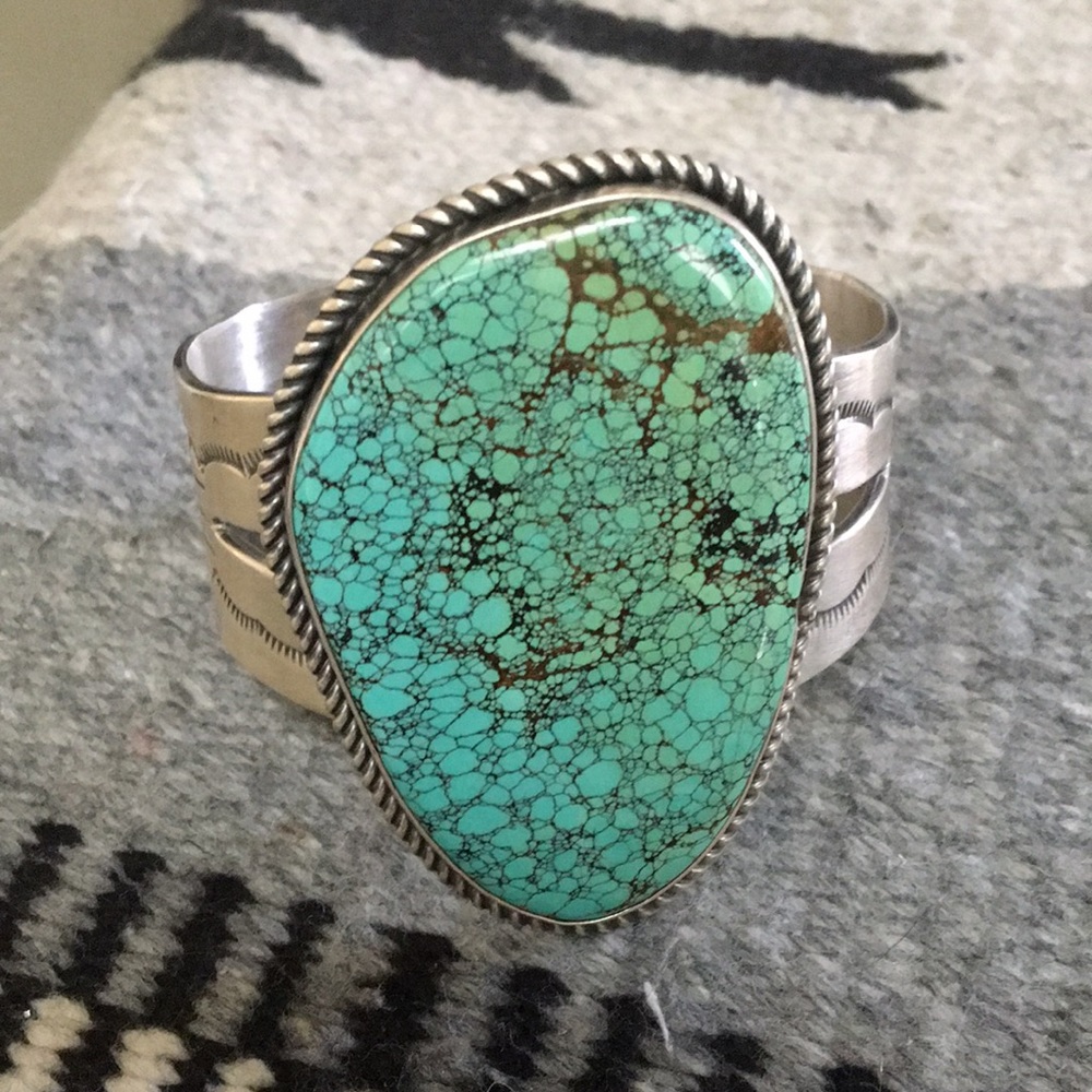 🌼🌺 Large turquoise stone bracelet